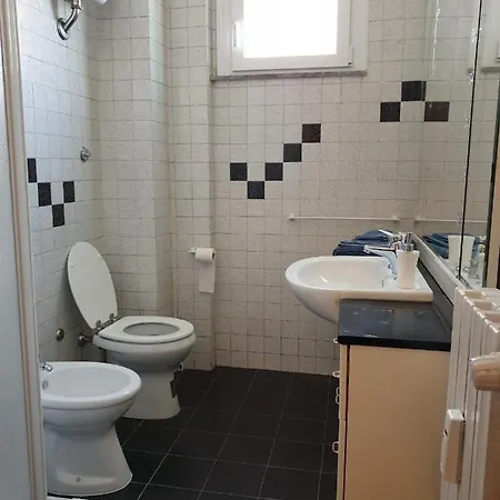 Appartamento Trilocale Lido Di Roma